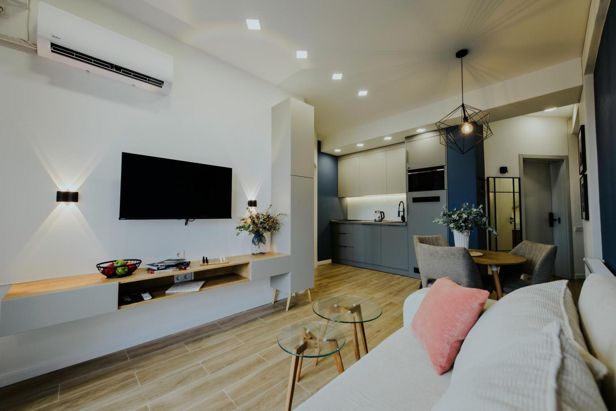 Luxury Inn Grand Residences ティビリシ エクステリア 写真