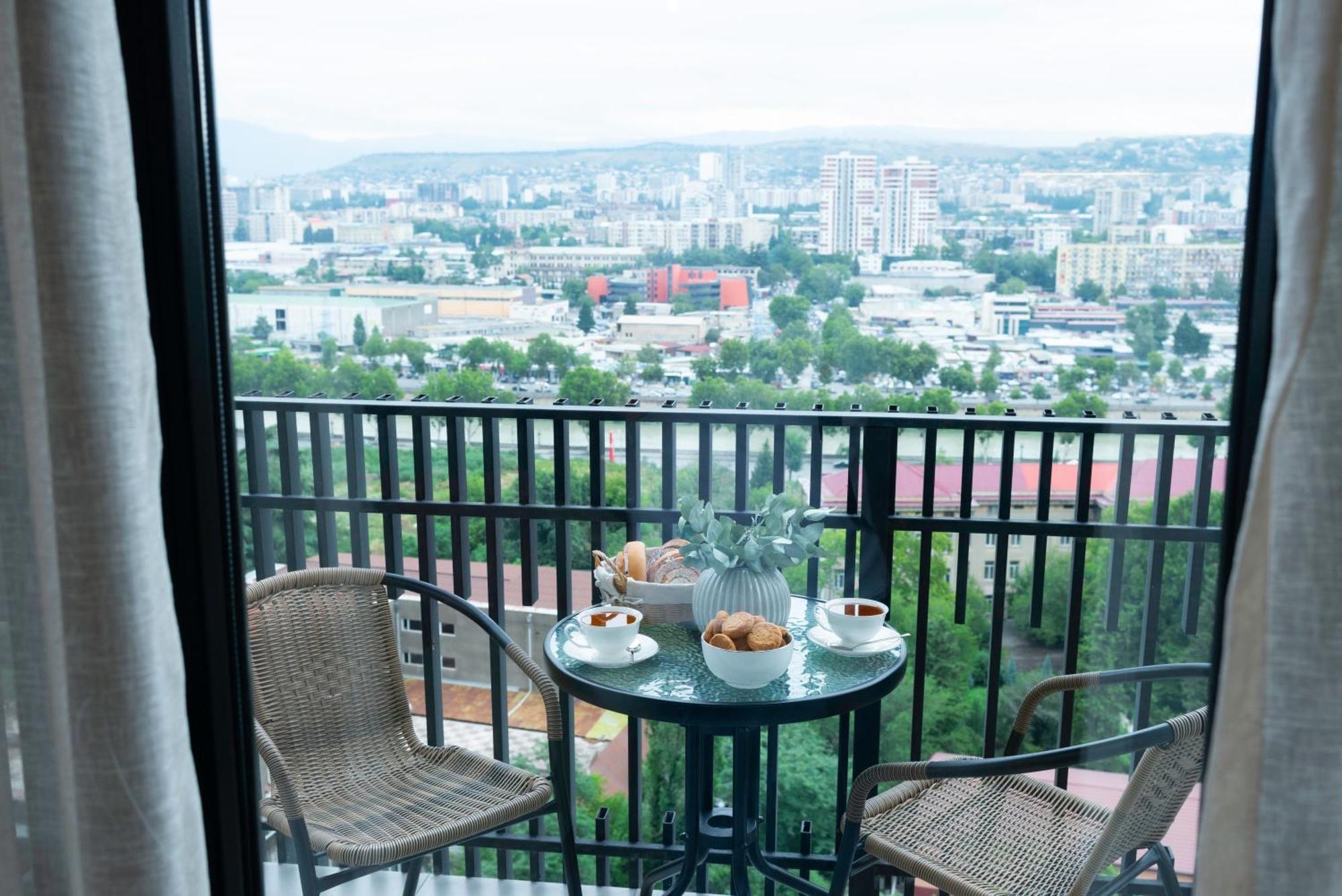 Luxury Inn Grand Residences ティビリシ エクステリア 写真